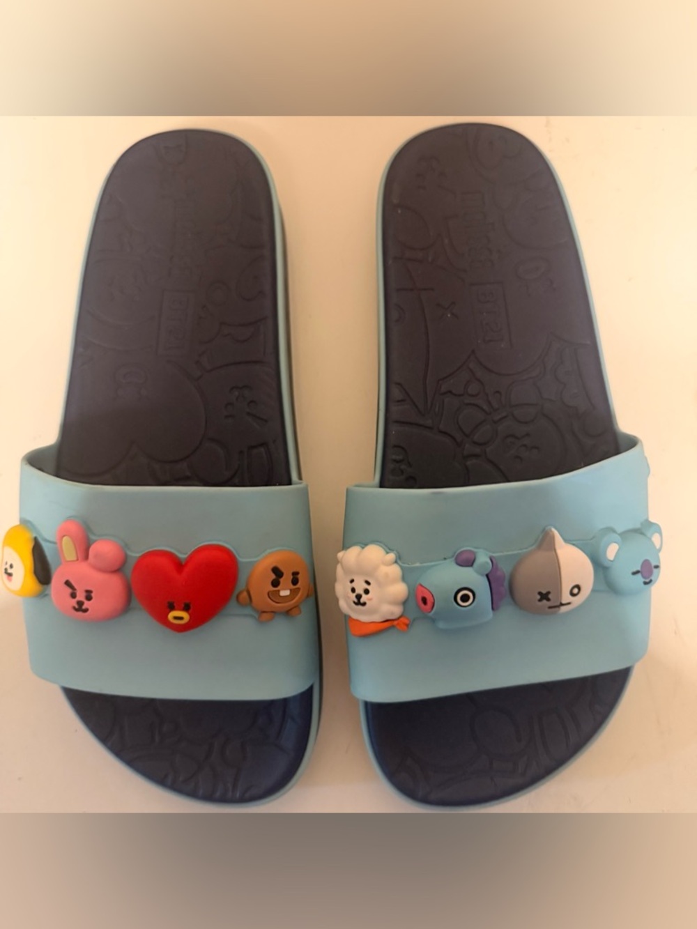 Melissa X BT21 Light Blue Slide k-pop Sandals with Colorful Character Charms
Sz8